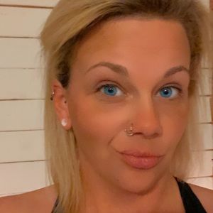 Meet your Posher, Hollie